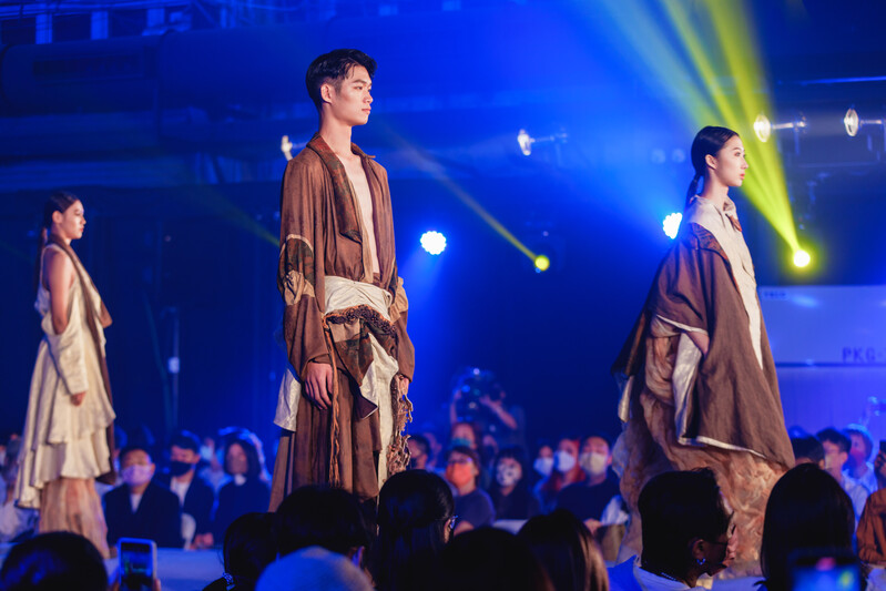 彭星雲 (Milo) 林佩諼 (Nomi)