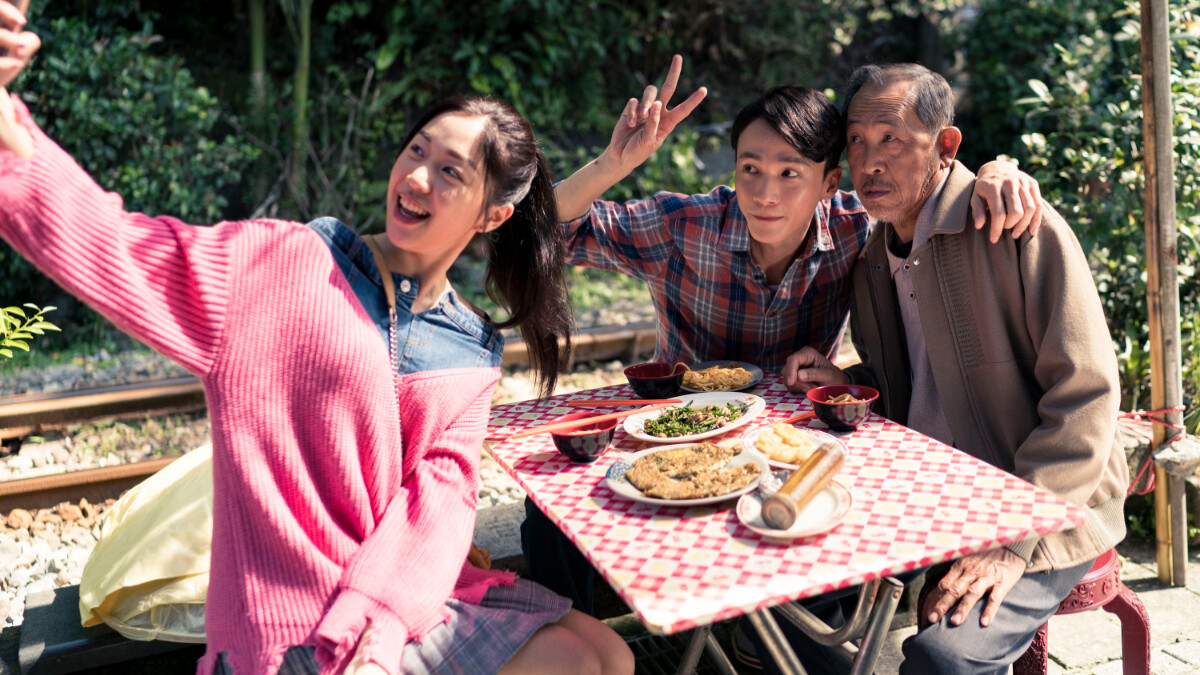  阿爸，你過得好嗎？家就在不遠的地方，《老大人》今年最暖心的親情電影！